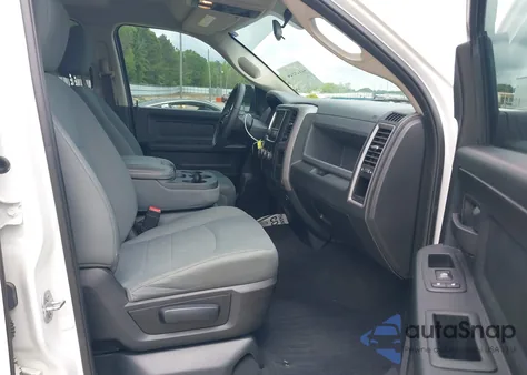 2018 Ram 1500 Express 4X4 6'4 Box из США, поврежденный, VIN 1C6RR7FT9JS184388